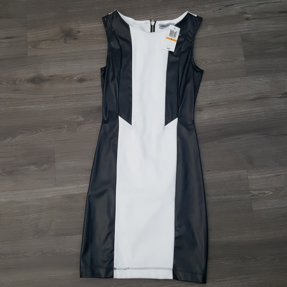 Black/white junior dress
